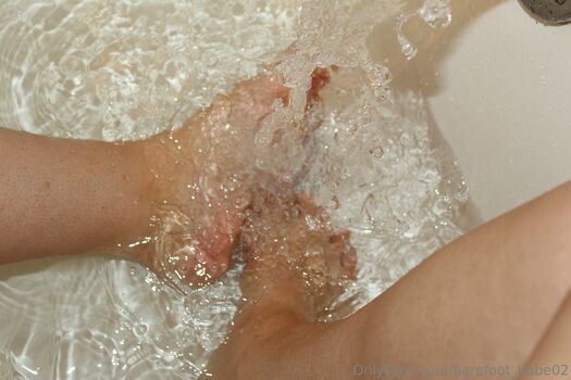 barefoot_babe02
