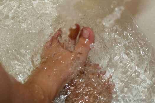 barefoot_babe02