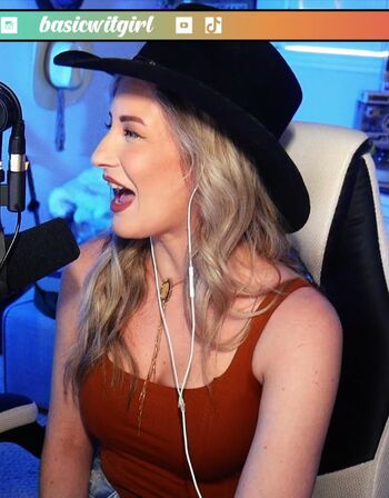 BasicWitGirl