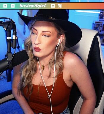 BasicWitGirl