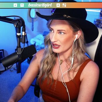 BasicWitGirl