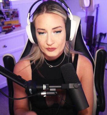 BasicWitGirl