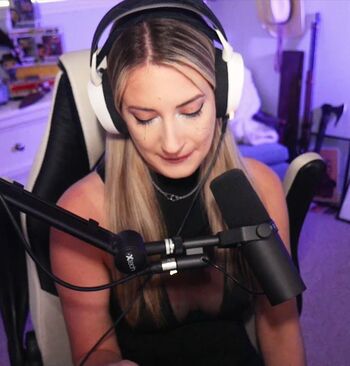BasicWitGirl