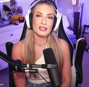 BasicWitGirl