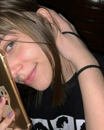 Beatriz Milhomens