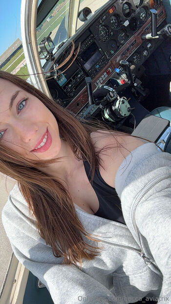 Becca_Aviatrix