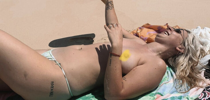 Bella Johnston