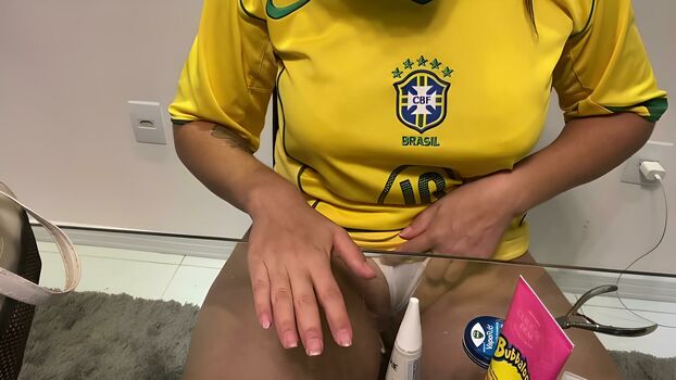 Bella Menezes