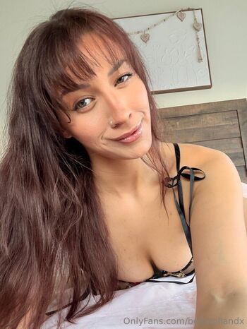 Bella Rolland