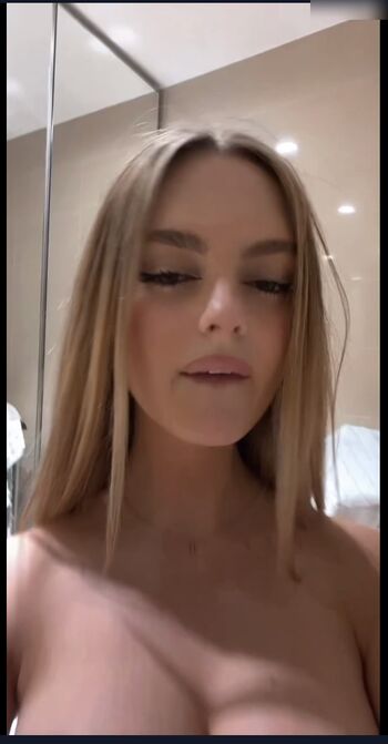 Bella Shoemark