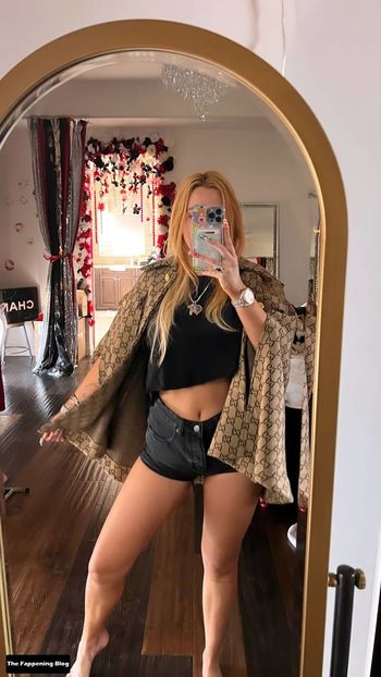 Bella Thorne