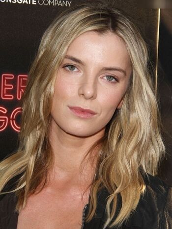 Betty Gilpin