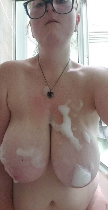 big_titty_gamer_wifey