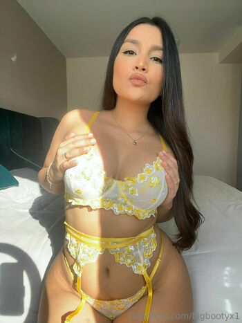bigbootyx1