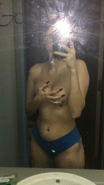 biigtiddygothbitch
