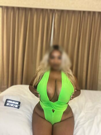 billiondollarboobs