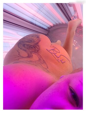 Blond_Shot