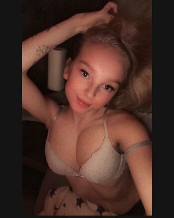 blonde_vivi