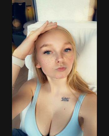 blonde_vivi