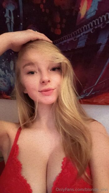 blonde_vivi