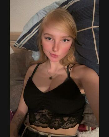 blonde_vivi