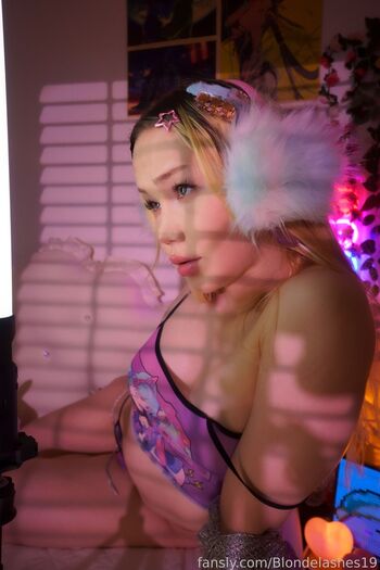 blondelashes19