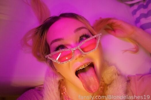 blondelashes19
