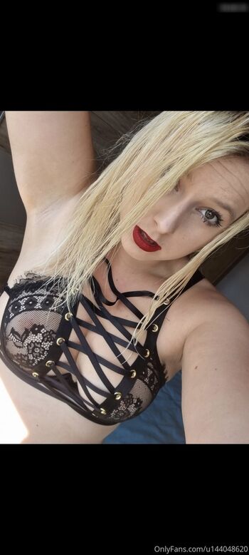 Blondiihell