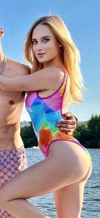 Blondinka Angelina