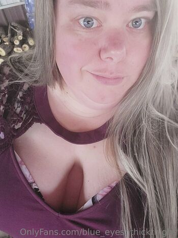 blue_eyesnthickthighs