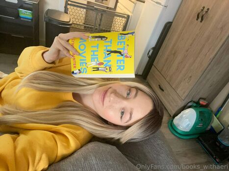 books_withaeri