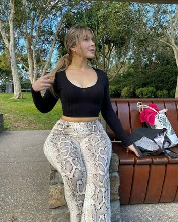 Bootybyshel