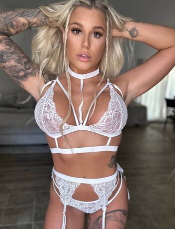 BrazyBecca