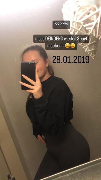 Brok3ndollz / emmo.ig