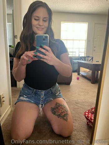 brunettes_do_it_better