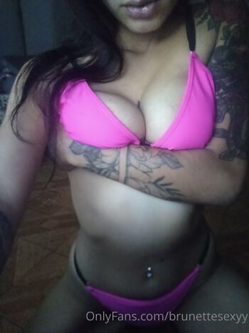 brunettesexyy