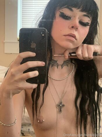 bunniegutzz