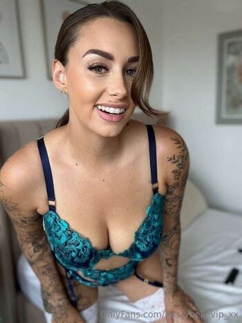 Busty Belle