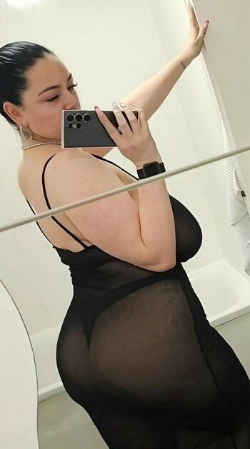 Busty Klara