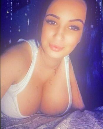 Busty Sexy Lora