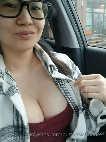 bustyasianbabe95