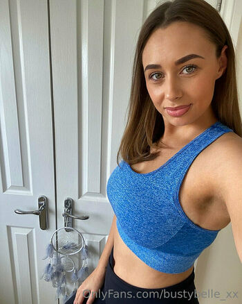 bustybelle_xx