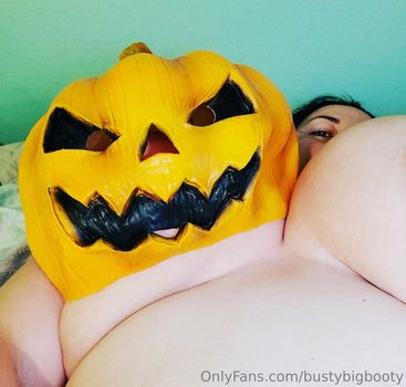 bustybigbooty