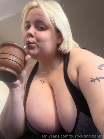 bustyblondibabby