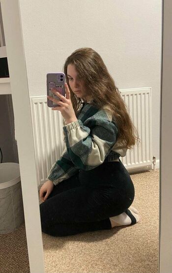 bustybritishbrunette