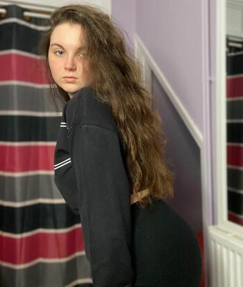 bustybritishbrunette