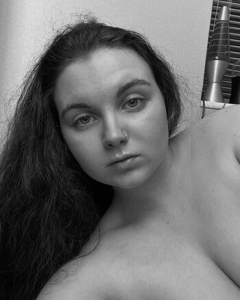 bustybritishbrunette