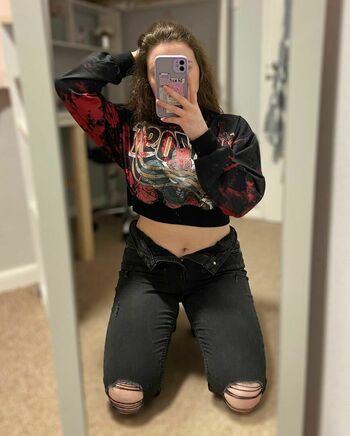 bustybritishbrunette