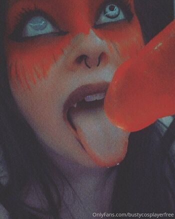 bustycosplayerfree