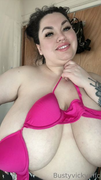 bustyvicky38